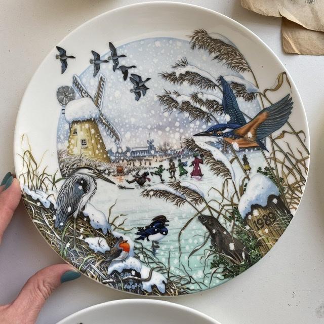 Тарелка 23 см 1989 Wedgwood Skating on the Fen