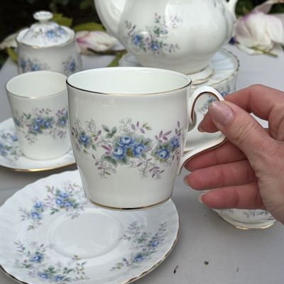 Кружка Royal Albert Blue Blossom 300 мл Англия