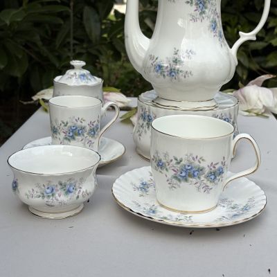 Кружка Royal Albert Blue Blossom 300 мл Англия