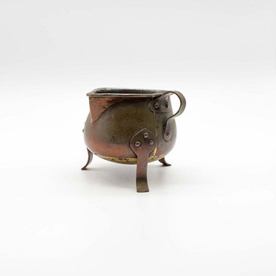 Молочник медь на ножках