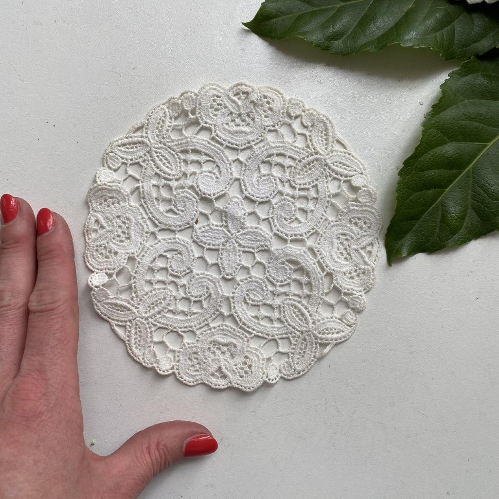 Салфетка вязаная кружевная 14 см