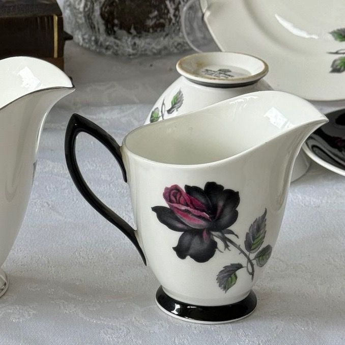 Молочник Royal Albert Masquerade 1950-1960 гг 150 мл Англия