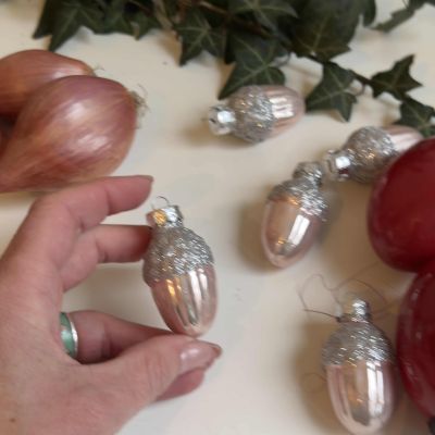 Подвес новогодний Желудь 6 см стекло