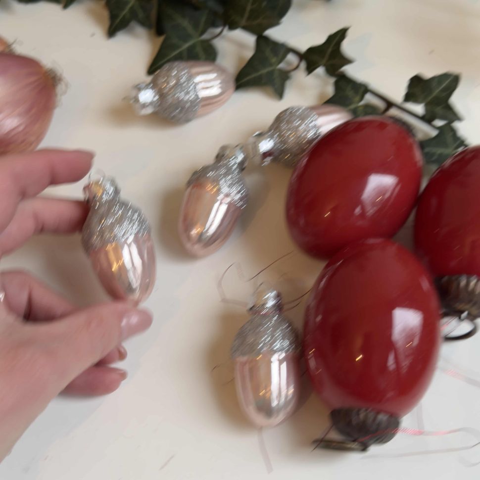 Подвес новогодний Желудь 6 см стекло