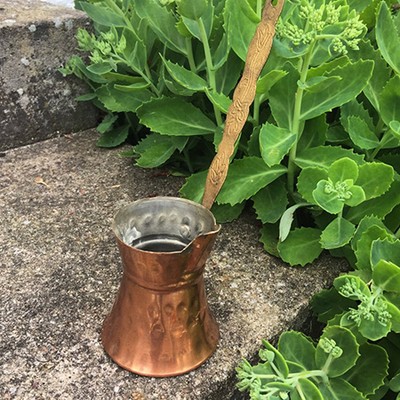 Турка медная с носиком и латунной ручкой с узором