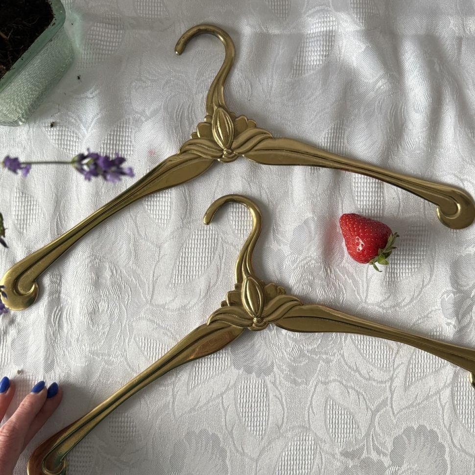 Вешалка для одежды Лилия 42 см латунь