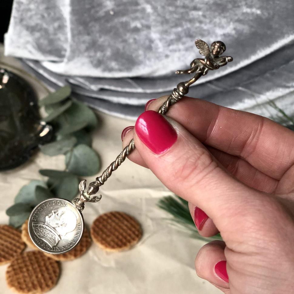 Ложка монета и ангел мельхиор