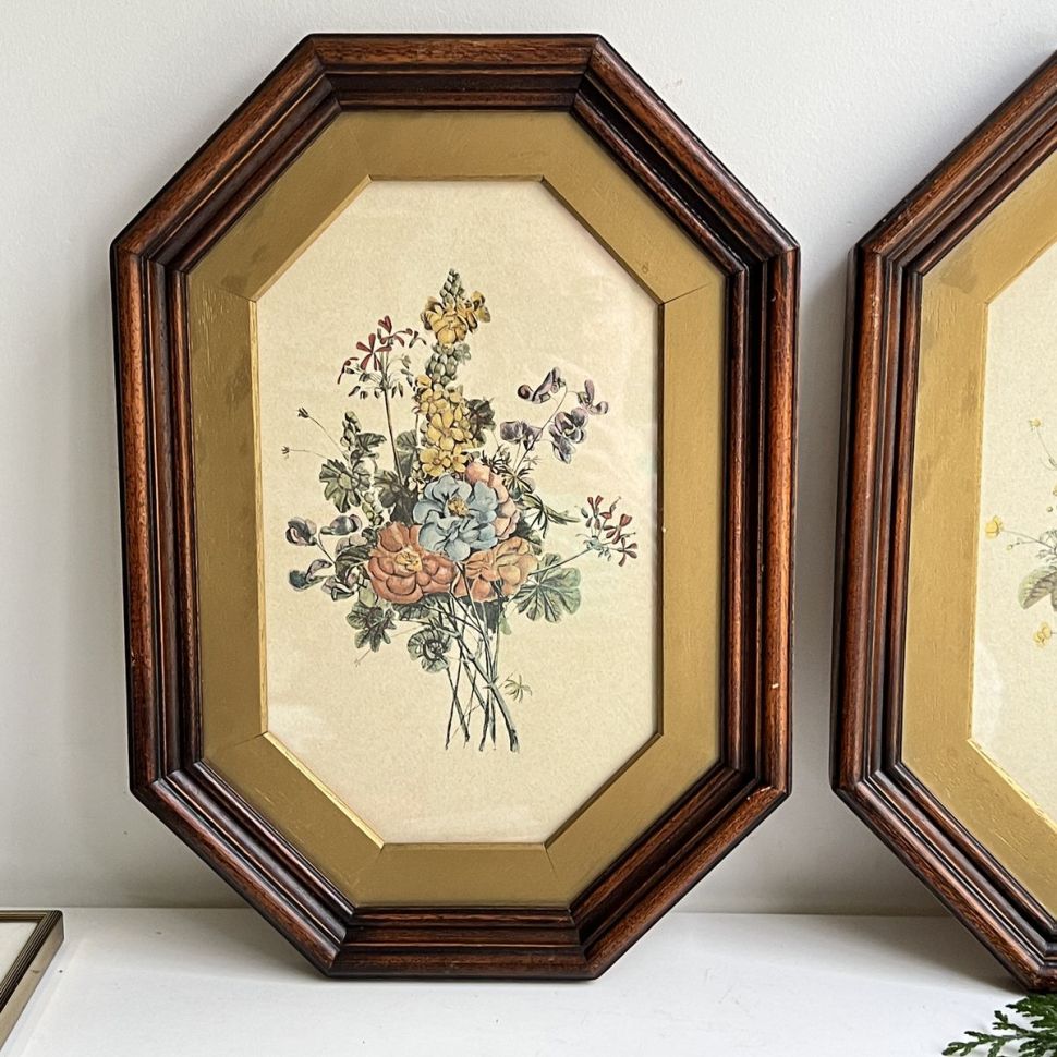 Репродукция в восьмиугольной раме Цветы 28х39 см Италия