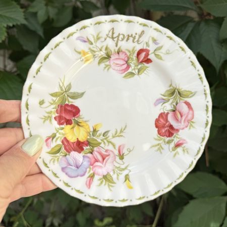 Тарелка Royal Albert 12 месяцев Апрель 16 см Англия