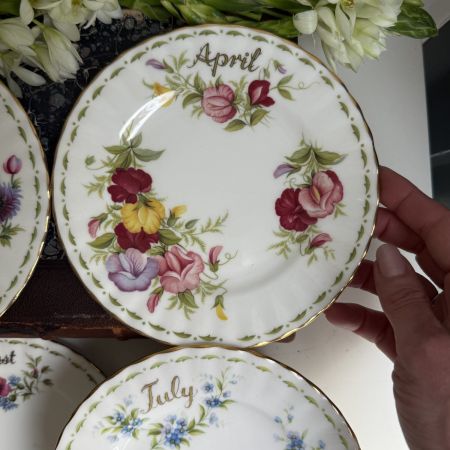 Тарелка Royal Albert 12 месяцев Апрель 16 см Англия