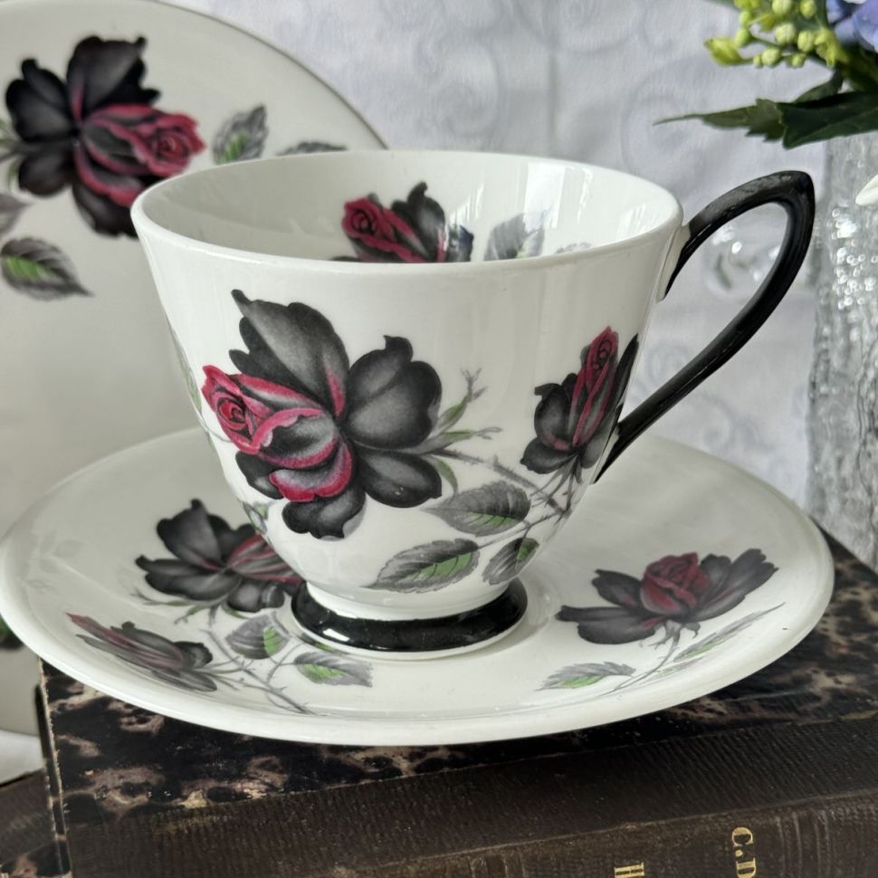 Чайная пара Royal Albert Masquerade 1950-1960 гг 200 мл Англия 