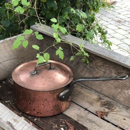 Ковш 3 л с крышкой медь с чугунной ручкой