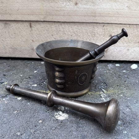 Ступка с двумя пестиками 14 см бронза