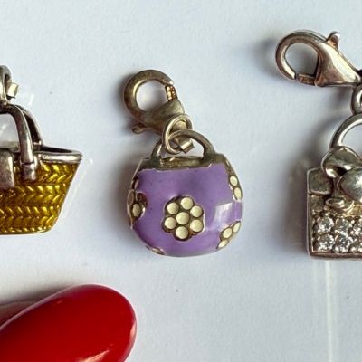 Подвеска шарм Сумка сиреневая 1,2 см в стиле Thomas Sabo 925