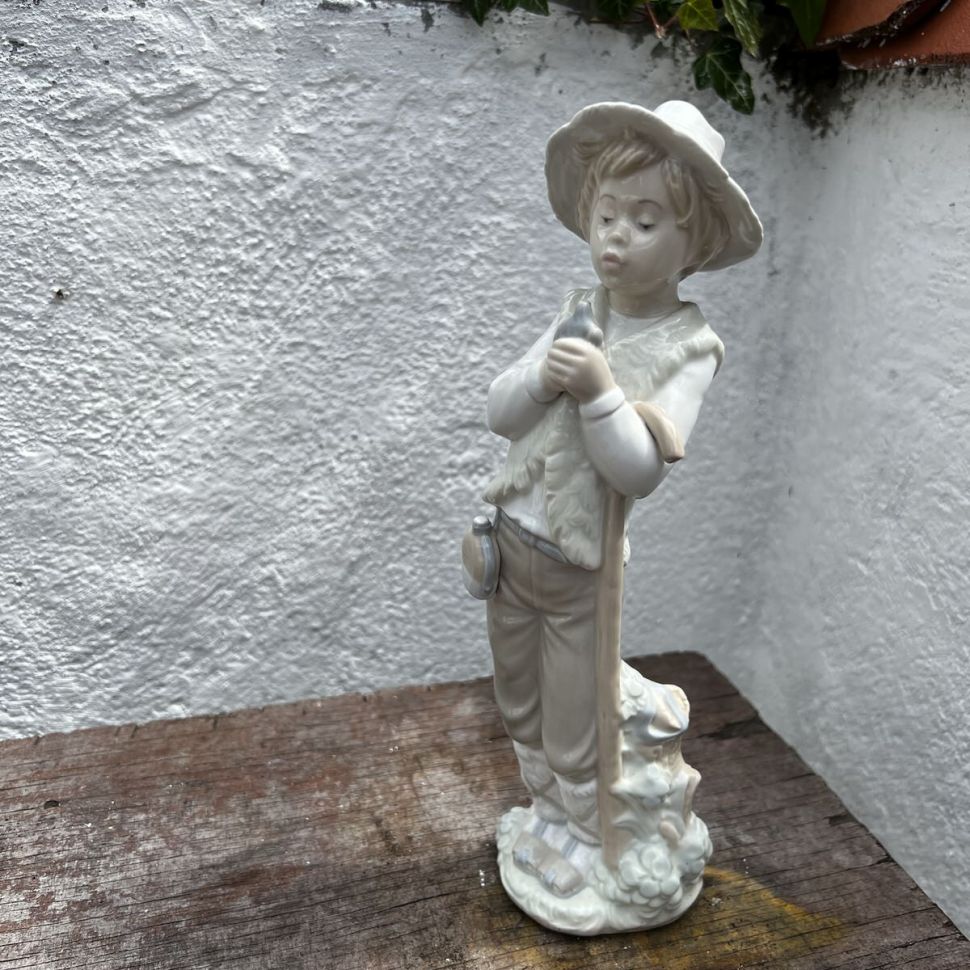 Статуэтка Пастушок 28 см Nao by Lladro