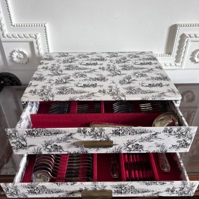 Столовые приборы на 12 персон десерт сервировка 56 шт Франция