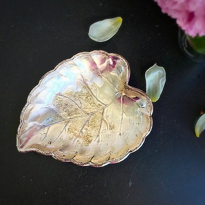 Мыльница на трех ножках Лист