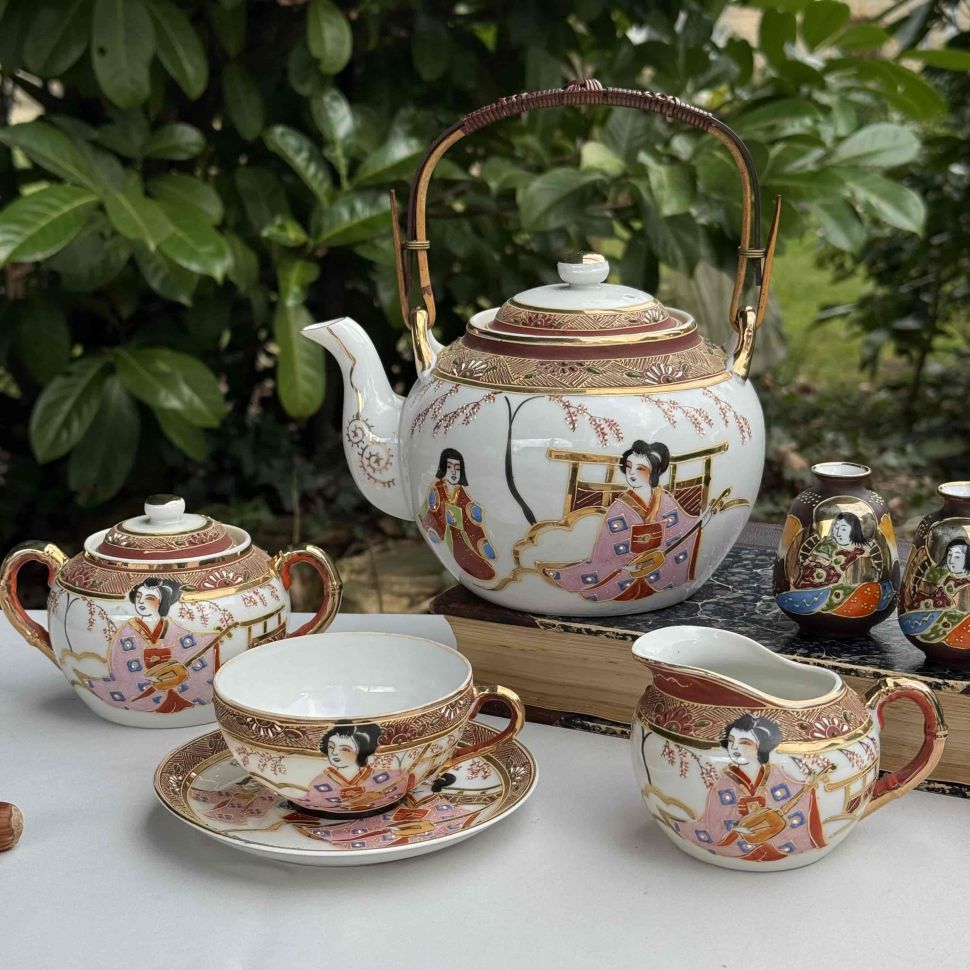 Чайник с ситом Гейша с сямисэн 1 л фарфор Япония  