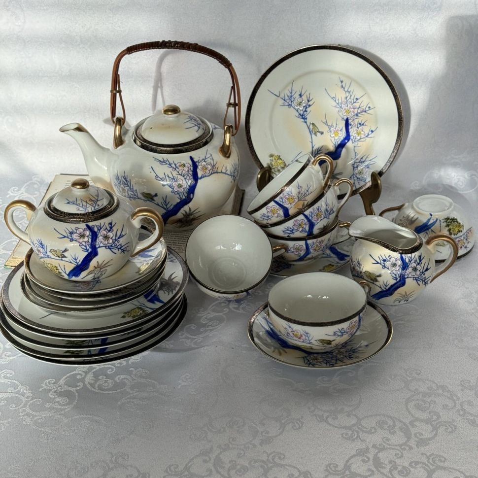 Чайник с ситом внутри Ветка сакуры 1 л фарфор Япония          