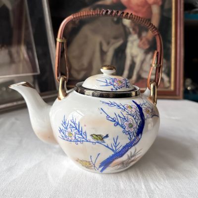 Чайник с ситом внутри Ветка сакуры 1 л фарфор Япония