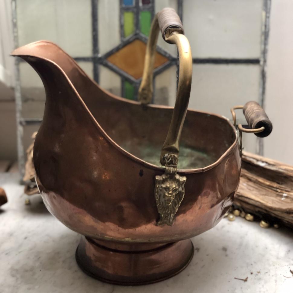 Медный большой зольник со львами