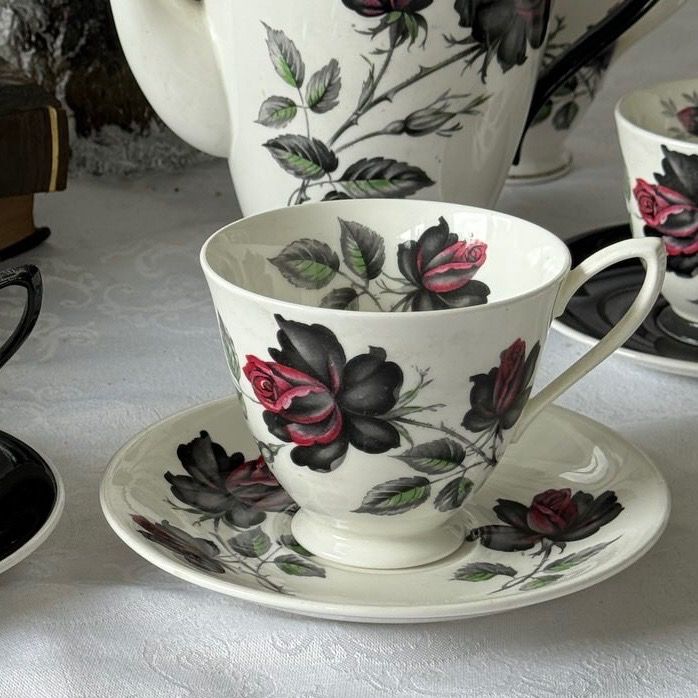 Чайная пара Royal Albert Masquerade 1950-1960 гг 200 мл Англия