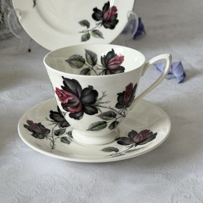 Чайная пара Royal Albert Masquerade 1950-1960 гг 200 мл Англия 