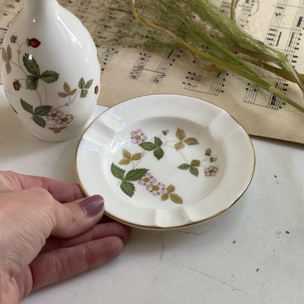 Пепельница 11,5 см Wedgwood Strawberry Англия костяной фарфор