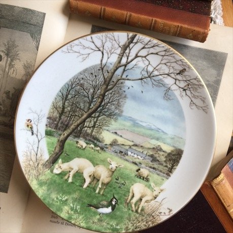Тарелка Англия Royal Worcester, JANUARY Овечки