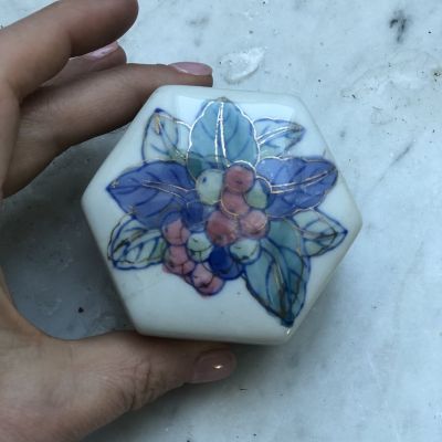 Шкатулка 7см грани рисунок ягоды