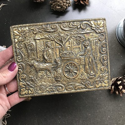 Чеканное панно малое Крестьяне