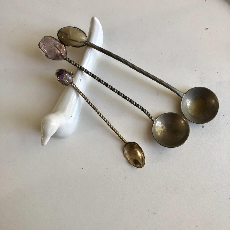 Малая ложка с минералом сирень