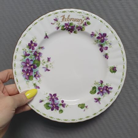 Тарелка Royal Albert 12 месяцев Февраль 21 см Англия