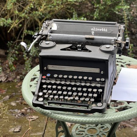 Машинка печатная Olivetti Италия 100 лет