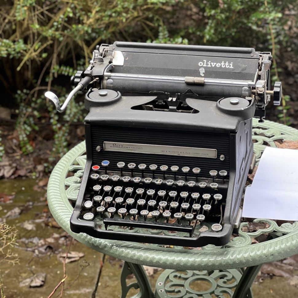 Машинка печатная Olivetti Италия 100 лет