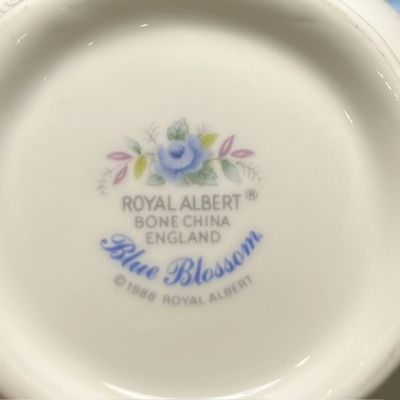 Сахарница Royal Albert Blue Blossom 10 см фарфор Англия