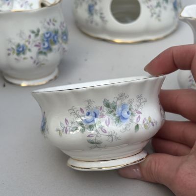 Сахарница Royal Albert Blue Blossom 10 см фарфор Англия