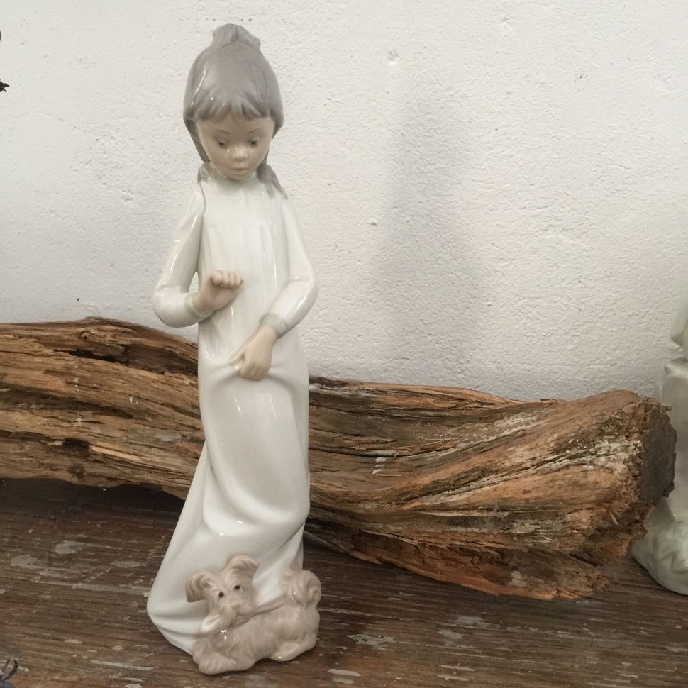 Статуэтка Девочка и собака Lladro