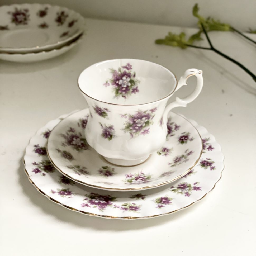 Кофейная пара Sweet Violets Royal Albert 130 мл Англия